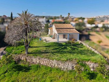 Chalet con jardín en venta en Gata de Gorgos
