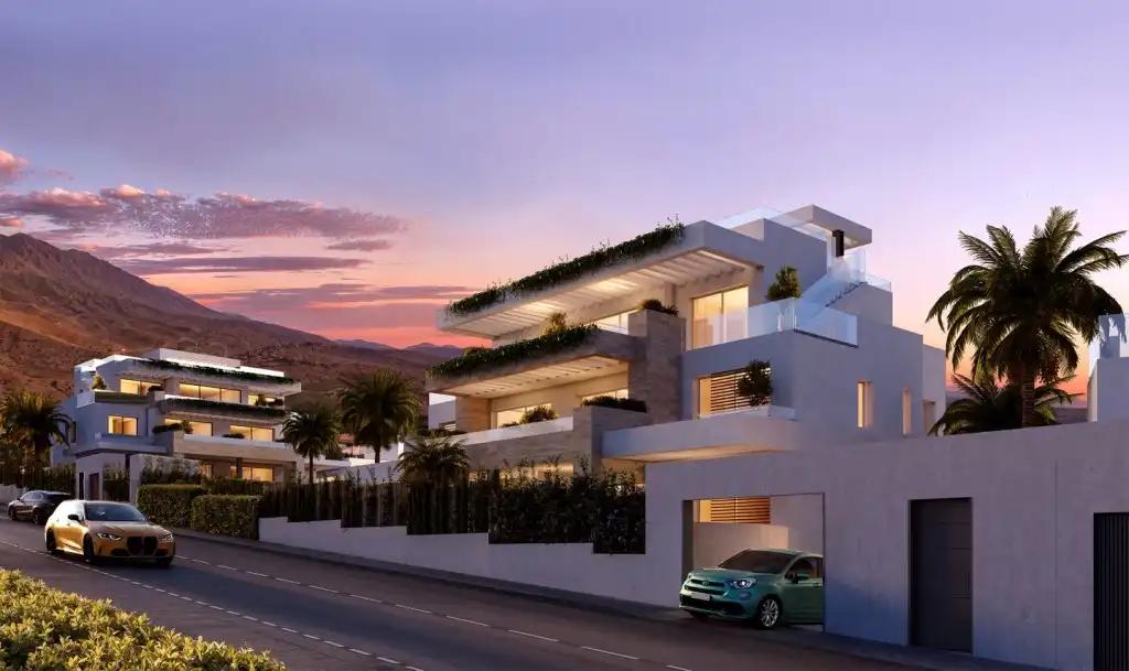 Außenansicht von Erdgeschoss zum Verkauf in Estepona mit Privatgarten, Terrasse und Abstellraum