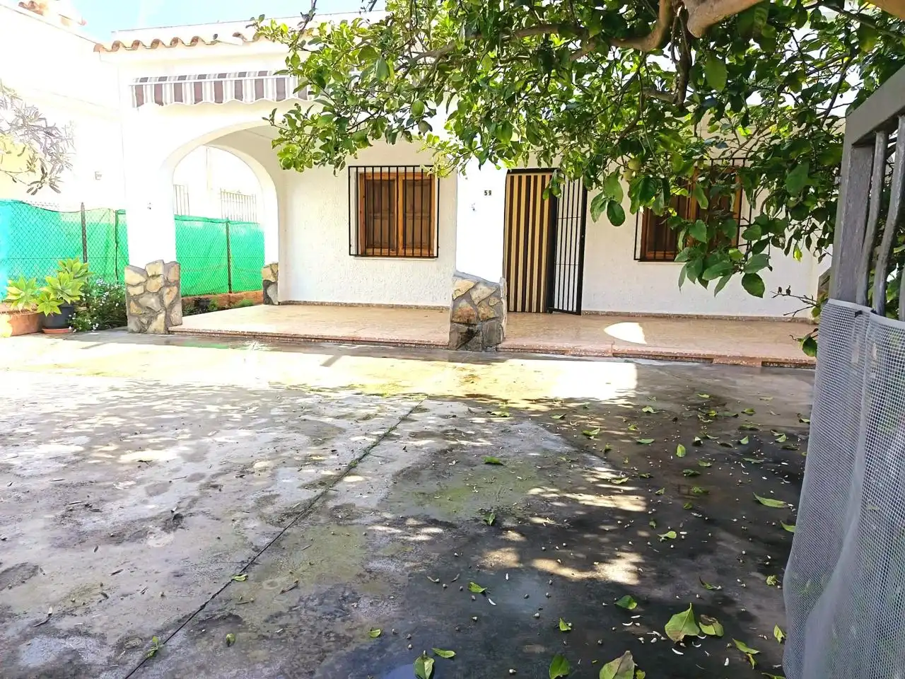 Vista exterior de Casa o xalet en venda en Oliva