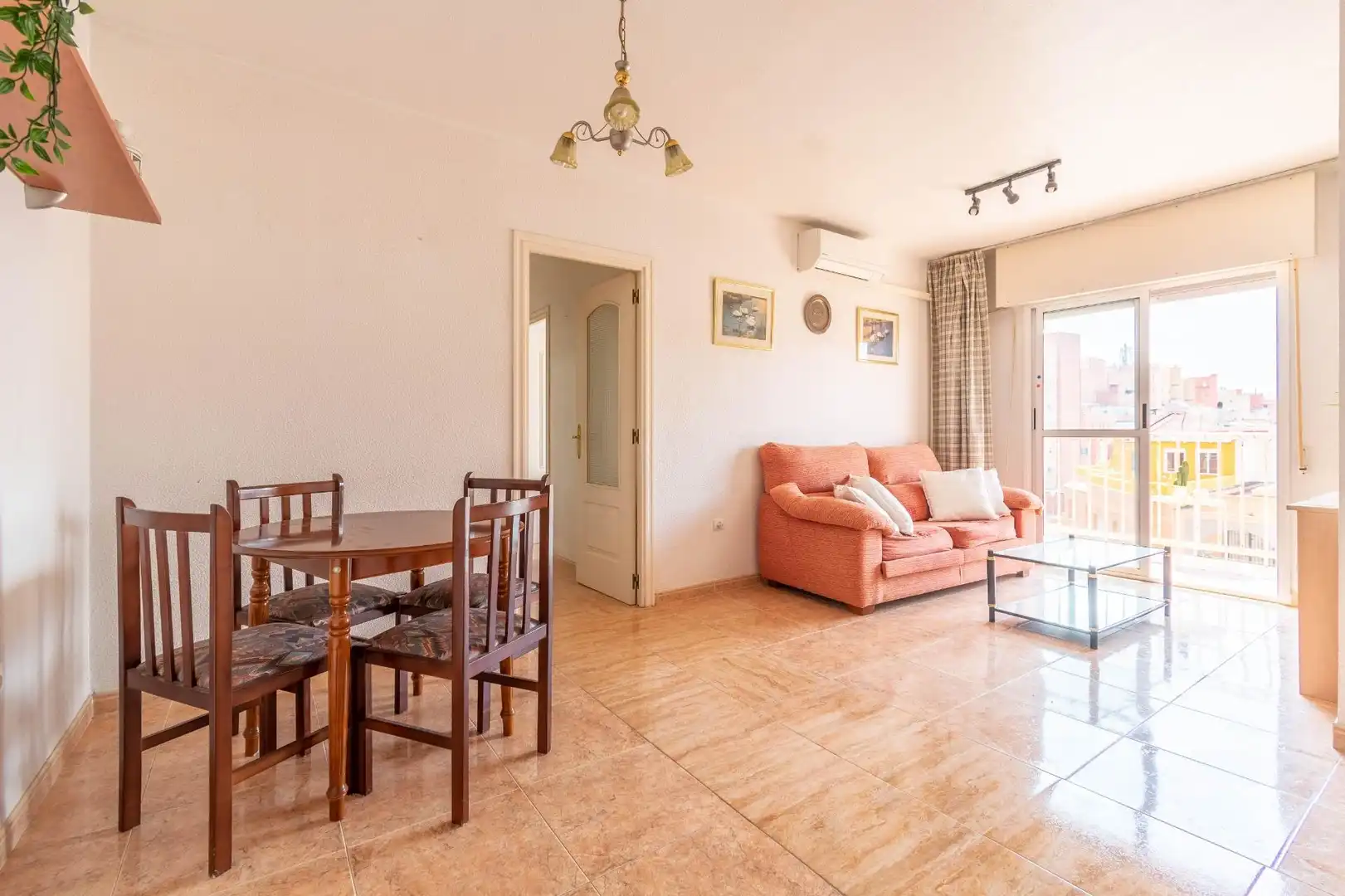 Sala de estar de Piso en venta en  Almería Capital con Terraza y Amueblado