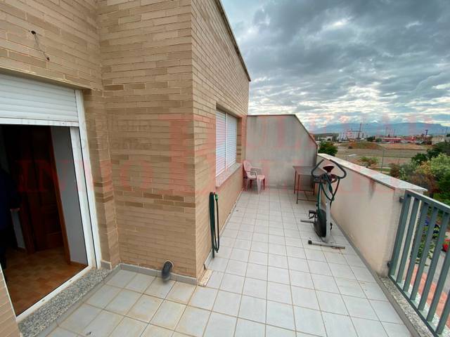 Casa adosada en Venta en Renfe - Bulevar 1ª y 2ª Fase