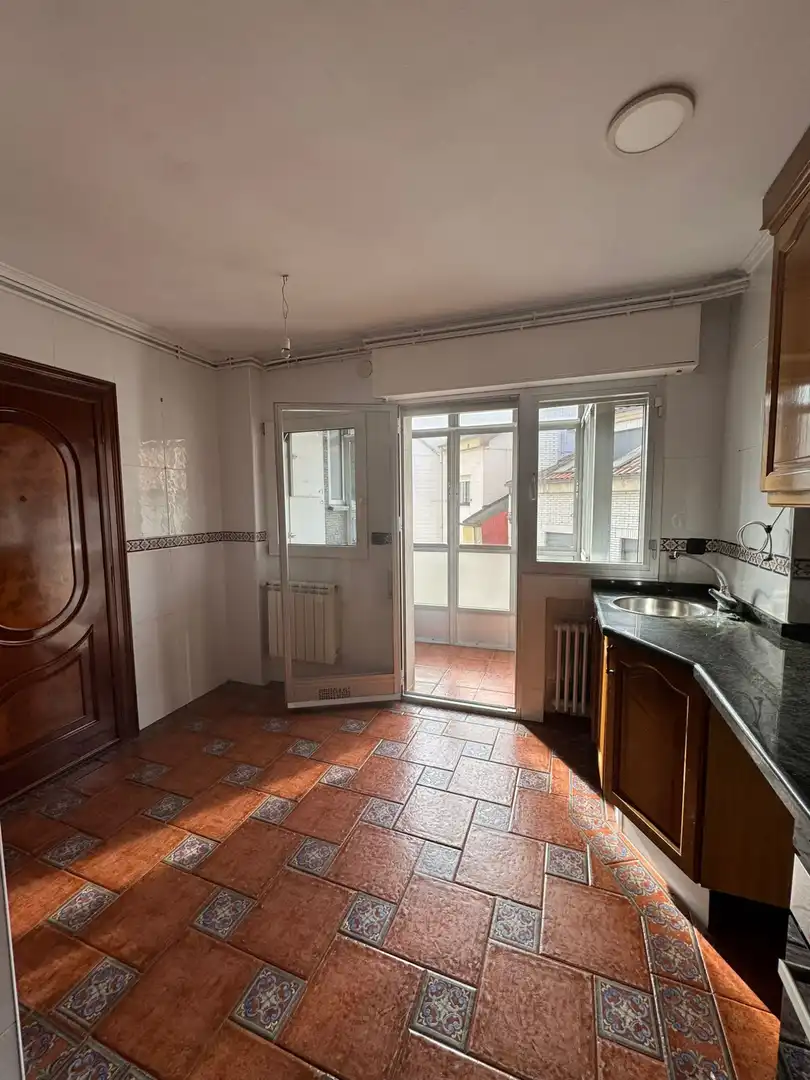 Kitchen of Flat for rent in Gijón   with Heating and Parquet flooring