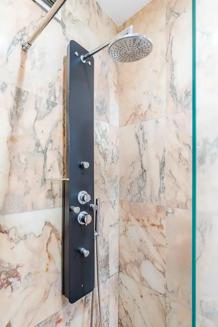 Bathroom of Apartments for rent in Madrid  with Heating and Storage room