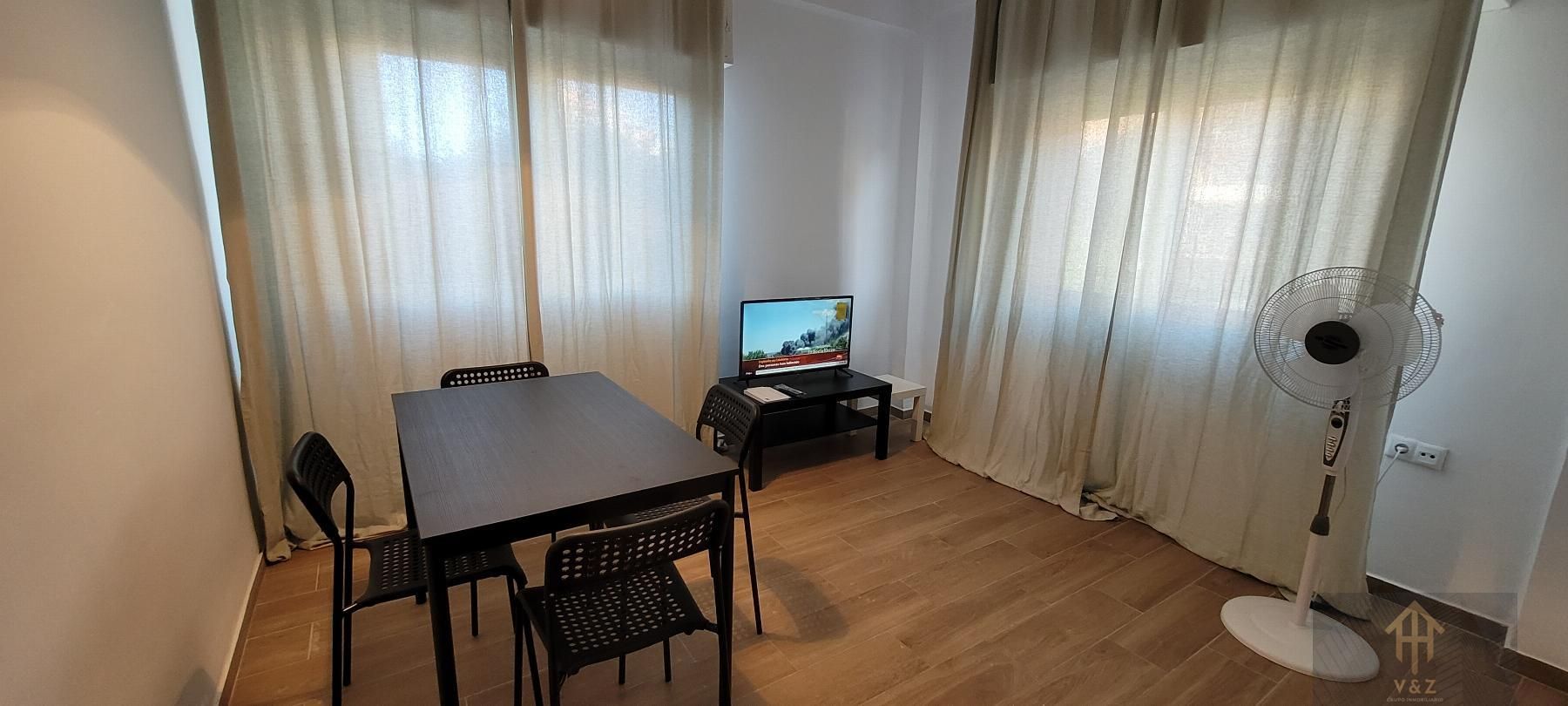 Sala d'estar de Apartament de lloguer en Alicante / Alacant amb Calefacció i Moblat