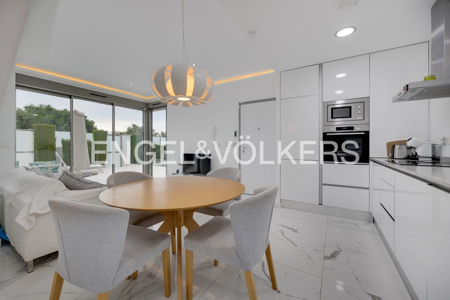 Menjador de Casa o xalet en venda en Orihuela amb Aire condicionat, Calefacció i Jardí privat