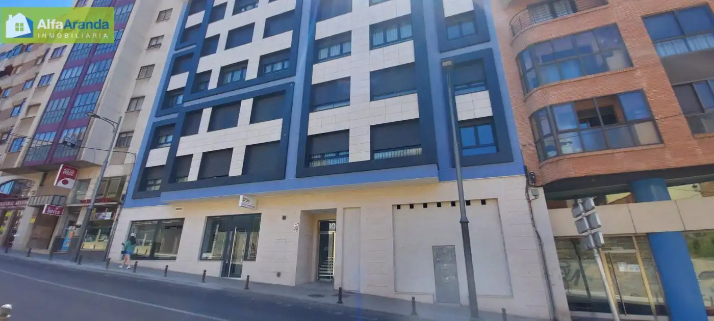 Business premises for sale in Calle POSTAS 10