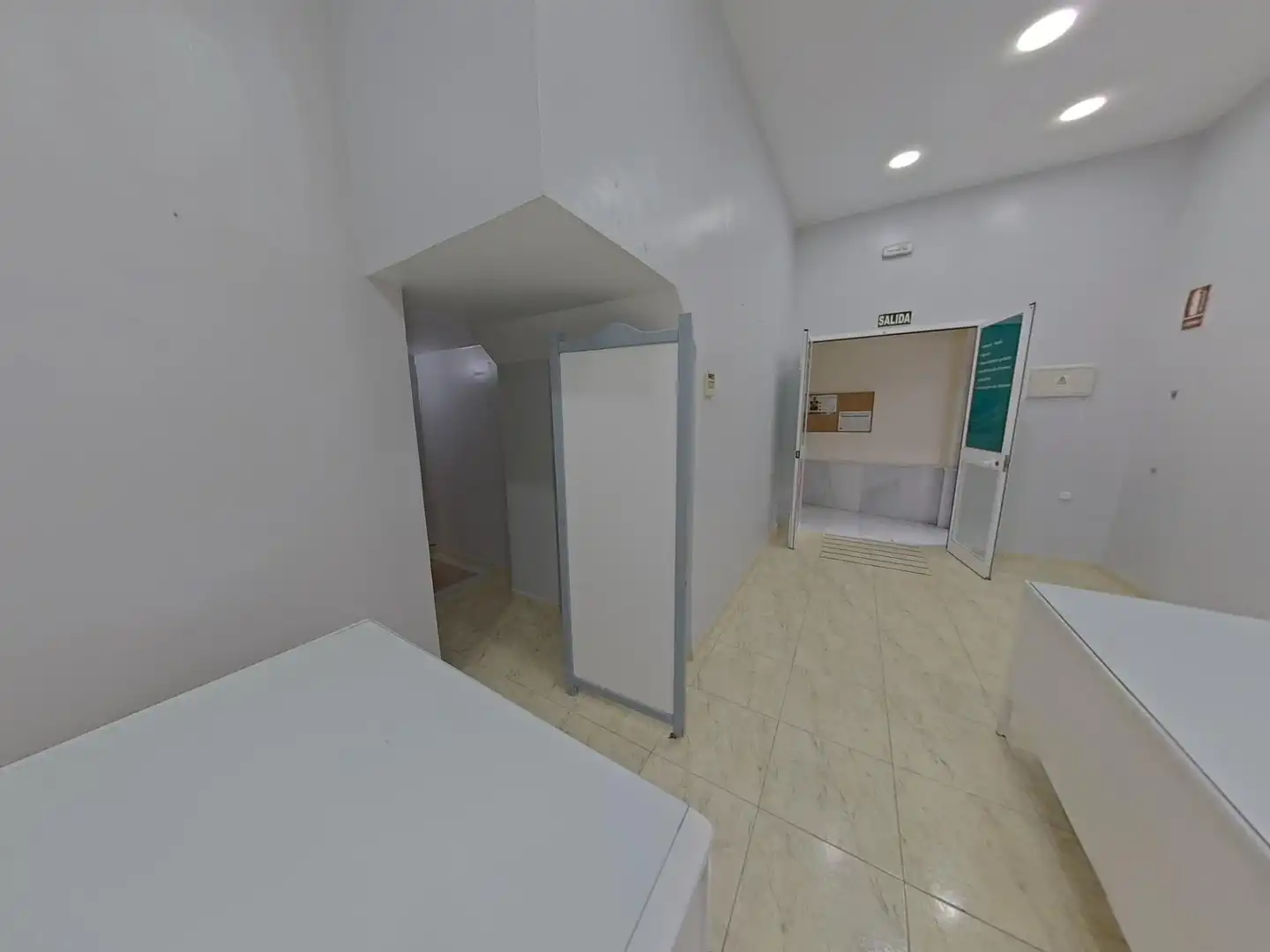 Commercial properties for rent in Calle CORTES LAS, Centro