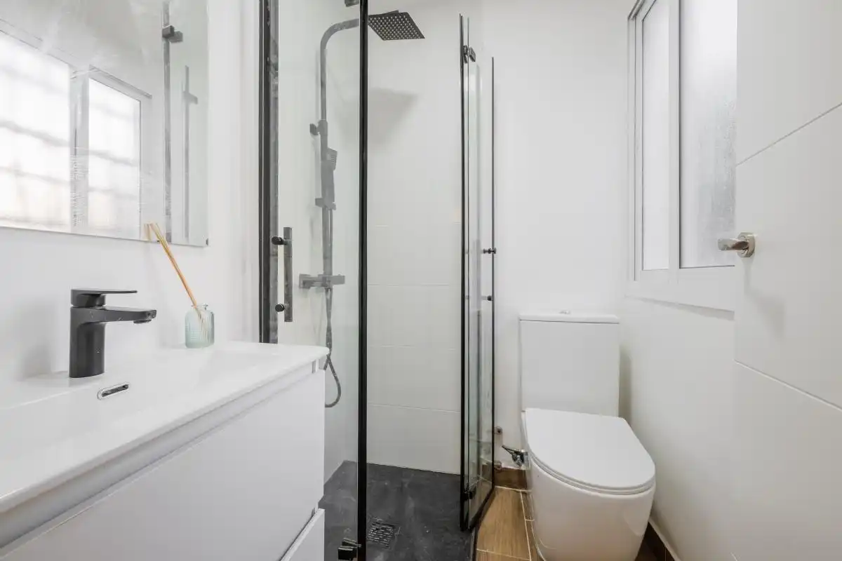 Baño de Piso en venta en Sevilla con Calefacción y Amueblado