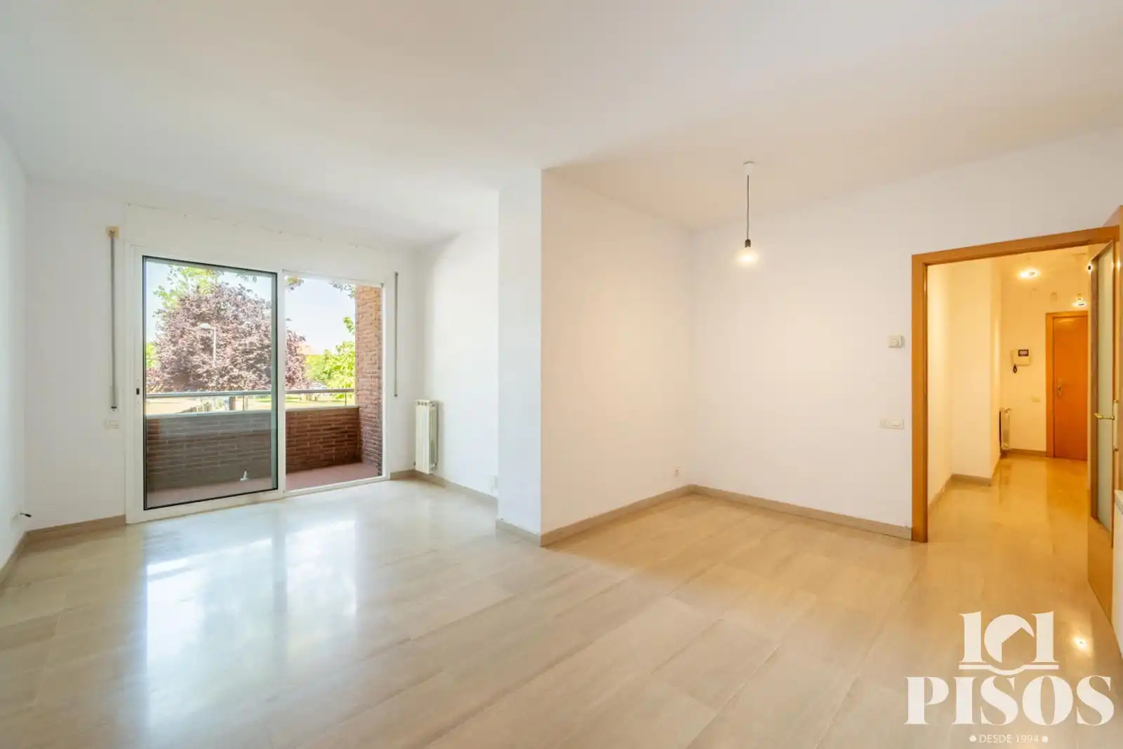 Living room of Flat for sale in Sant Cugat del Vallès  with Heating, Terrace and Storage room