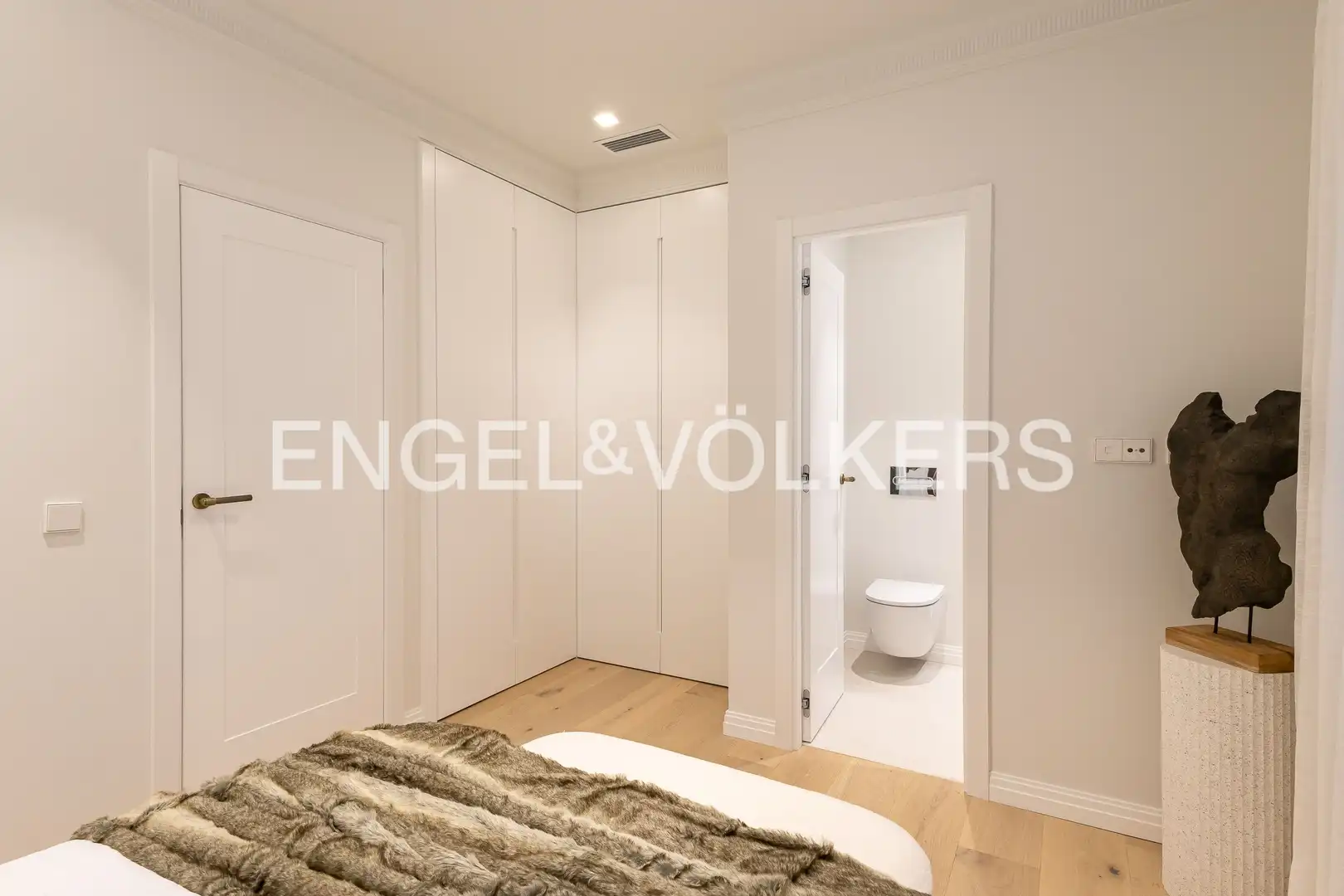 Schlafzimmer von Wohnung zum Verkauf in Madrid mit Klimaanlage und Heizung