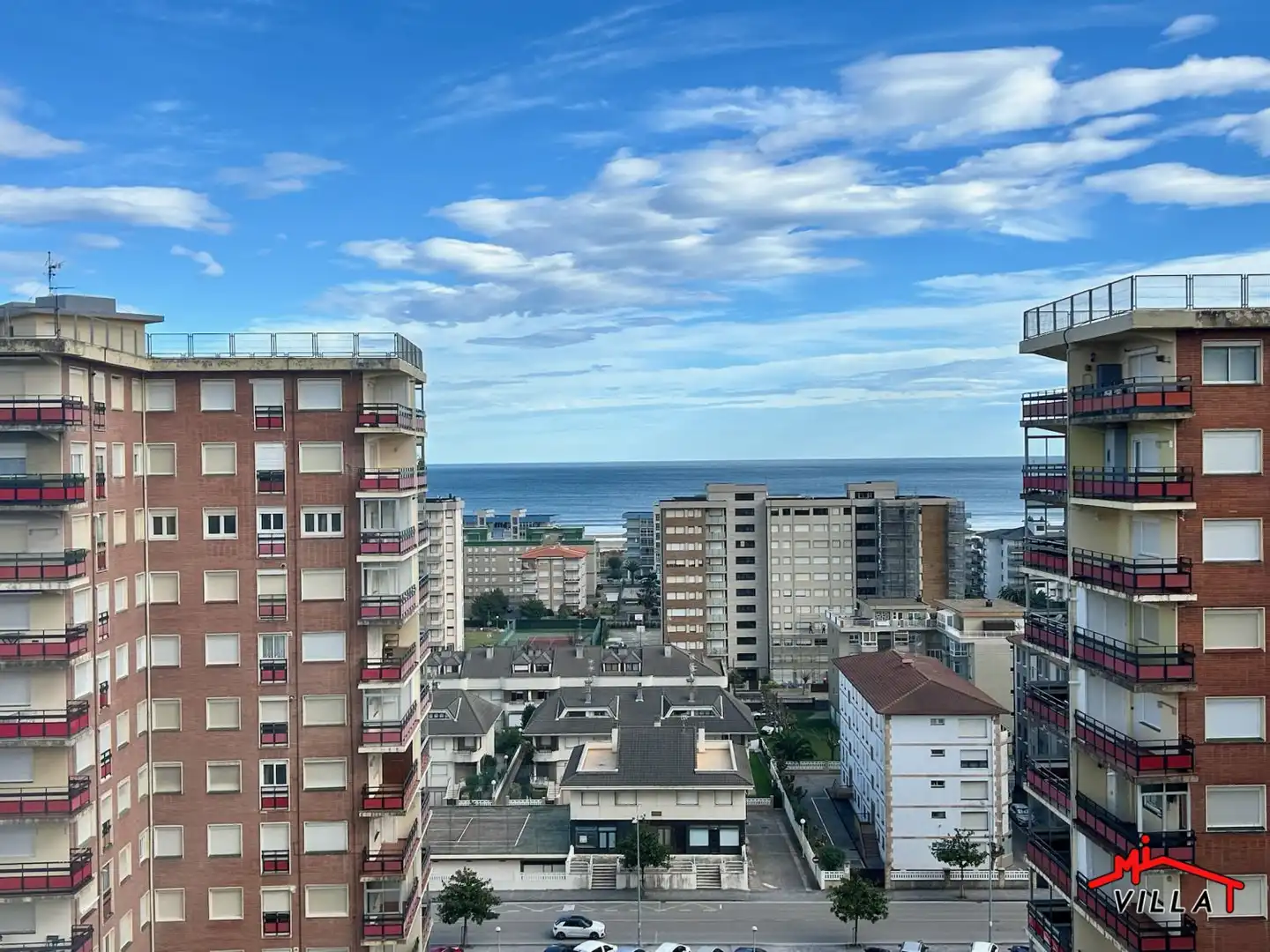 Außenansicht von Wohnung zum Verkauf in Laredo mit Heizung und Terrasse