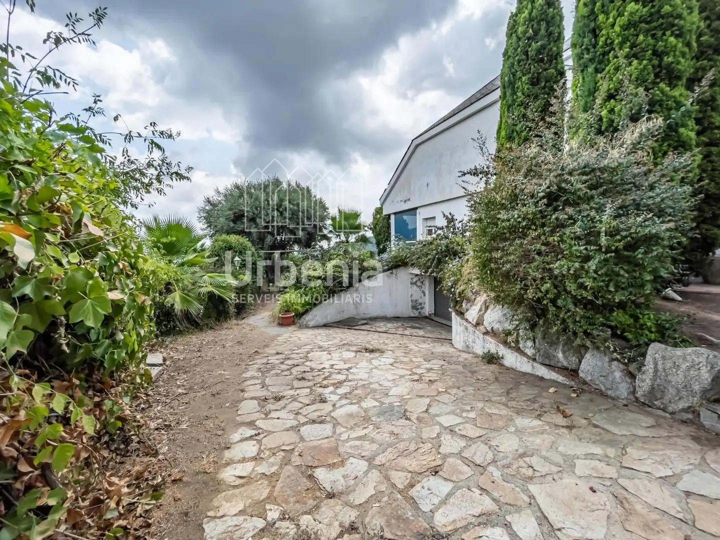 Casa con piscina en venta en Nucli Urbà, imagen 2