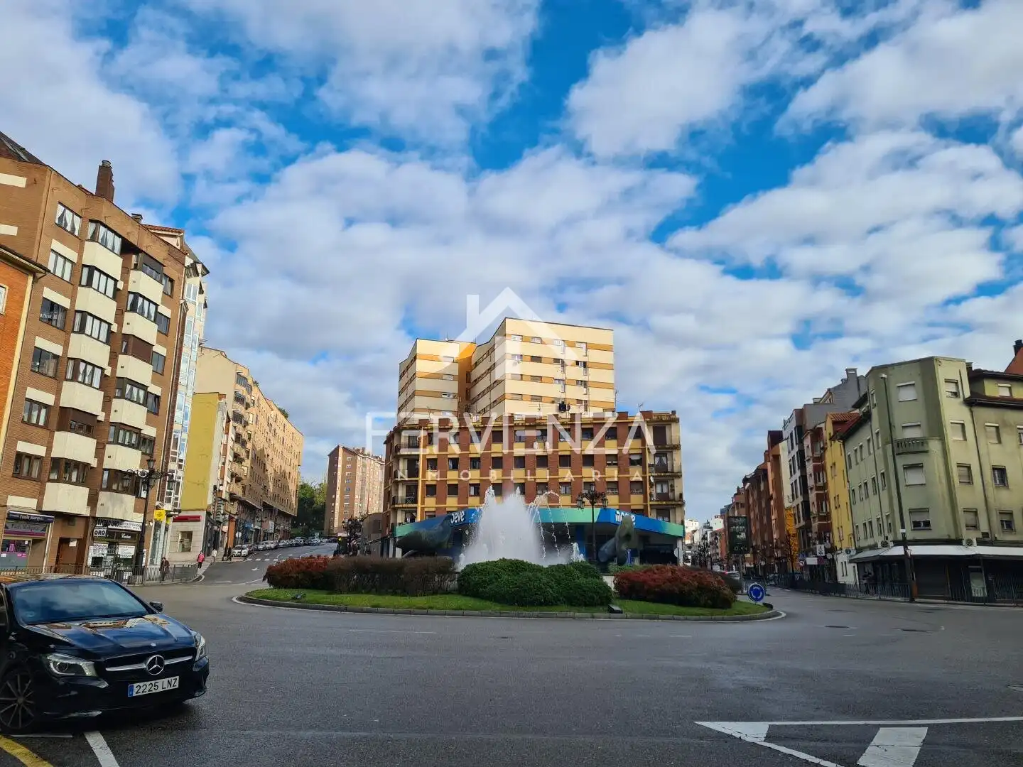 Vista exterior de Piso en venta en Oviedo 