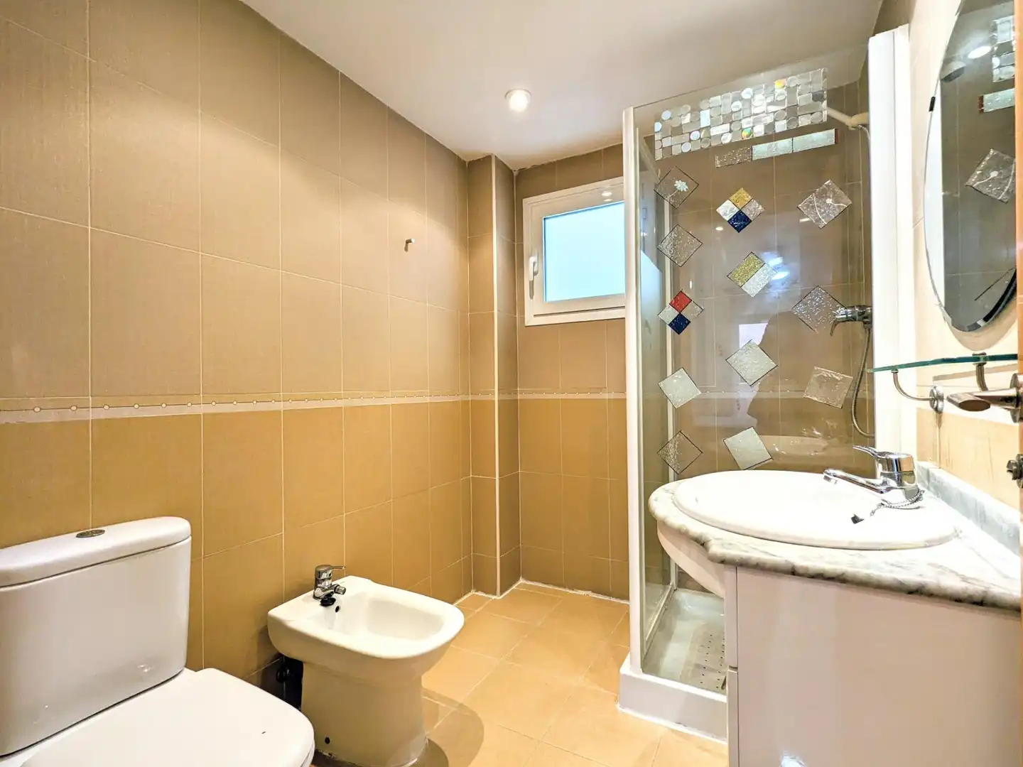 Baño de Piso de alquiler en Rafelbuñol / Rafelbunyol con Aire acondicionado, Calefacción y Amueblado
