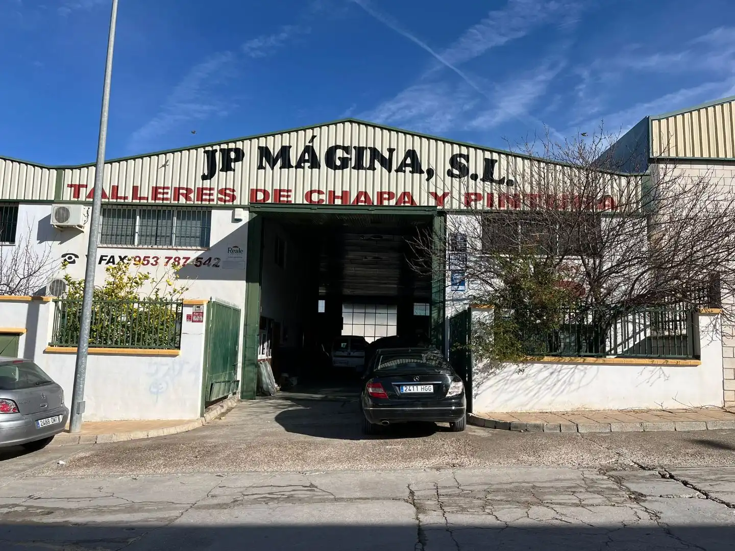 Industrial building for sale in calle d 32