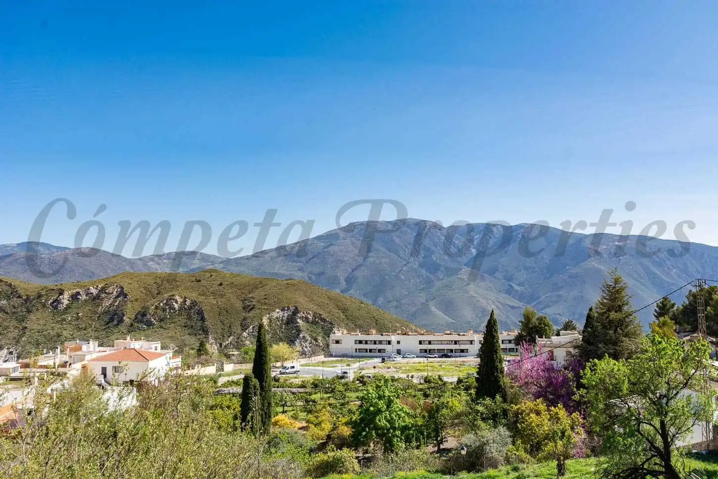 Casa amb piscina en venda a Carataunas