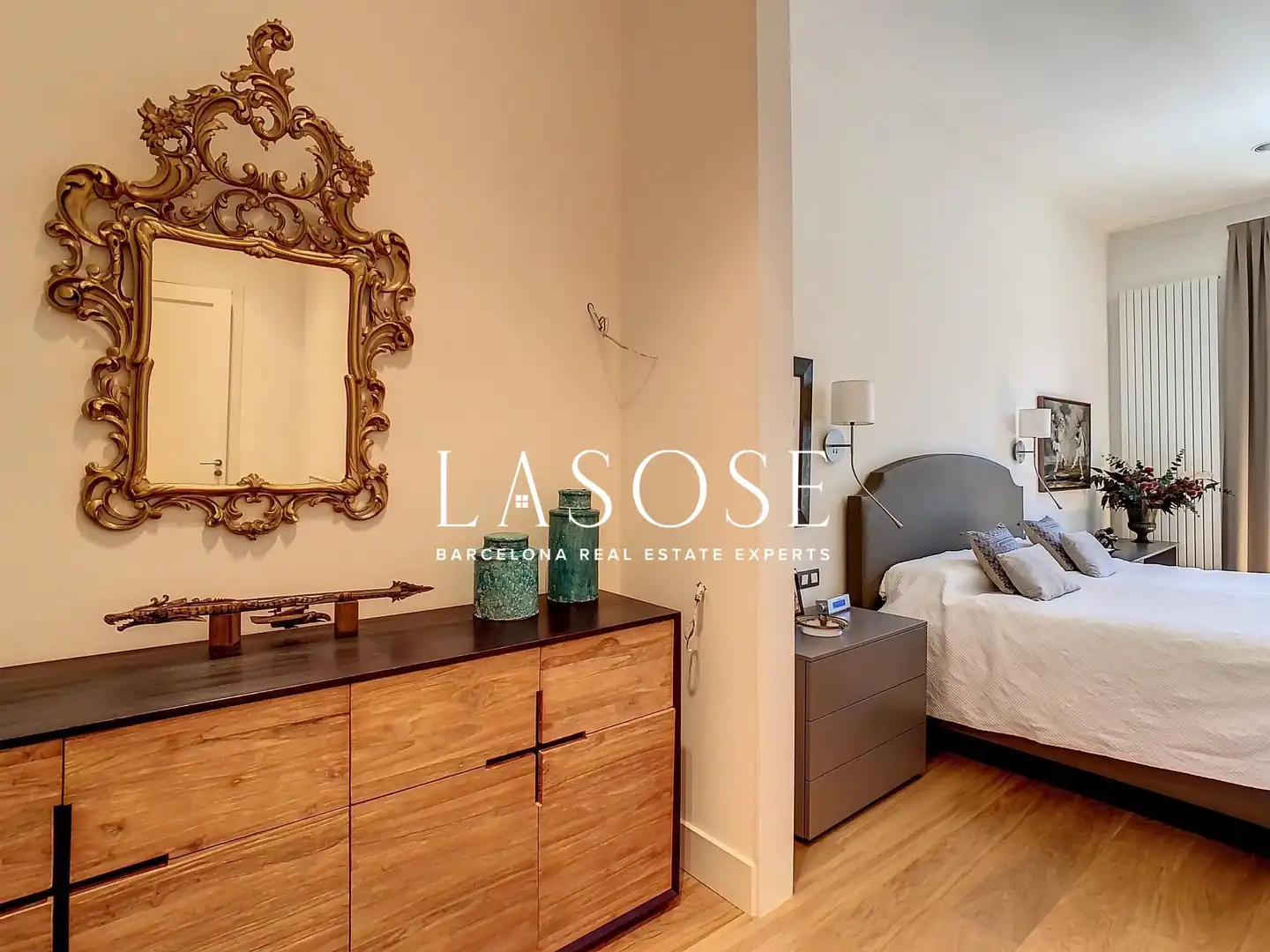 Dormitori de Apartament de lloguer en Barcelona amb Aire condicionat, Parquet i Balcó