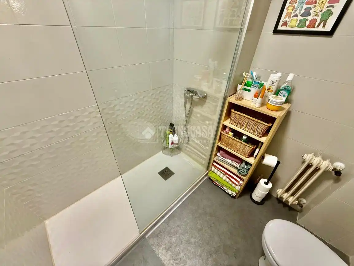 Baño de Piso en venta en Ávila con Calefacción, Parquet y Trastero