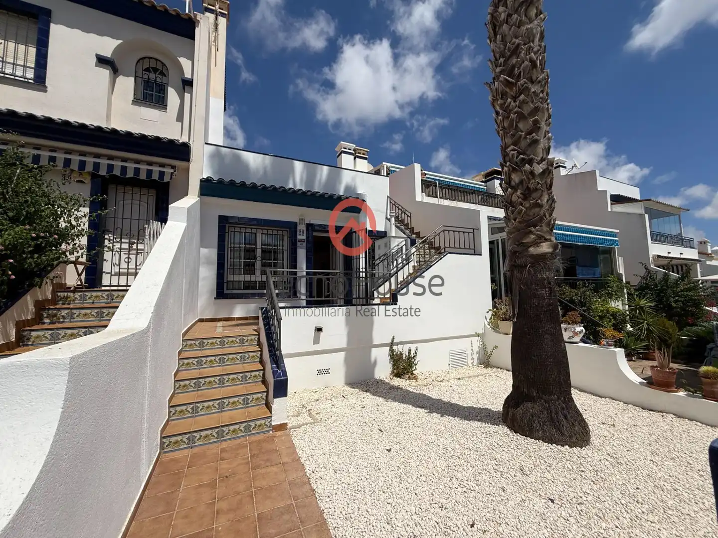 Casa a schiera con piscina in vendita a Calle Canal de la Mancha-Residencial Rioja V, imagen 2