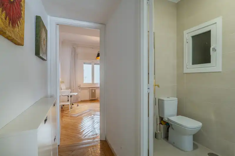 Wohnung zum Verkauf in Madrid mit Heizung, Terrasse und Möbliert