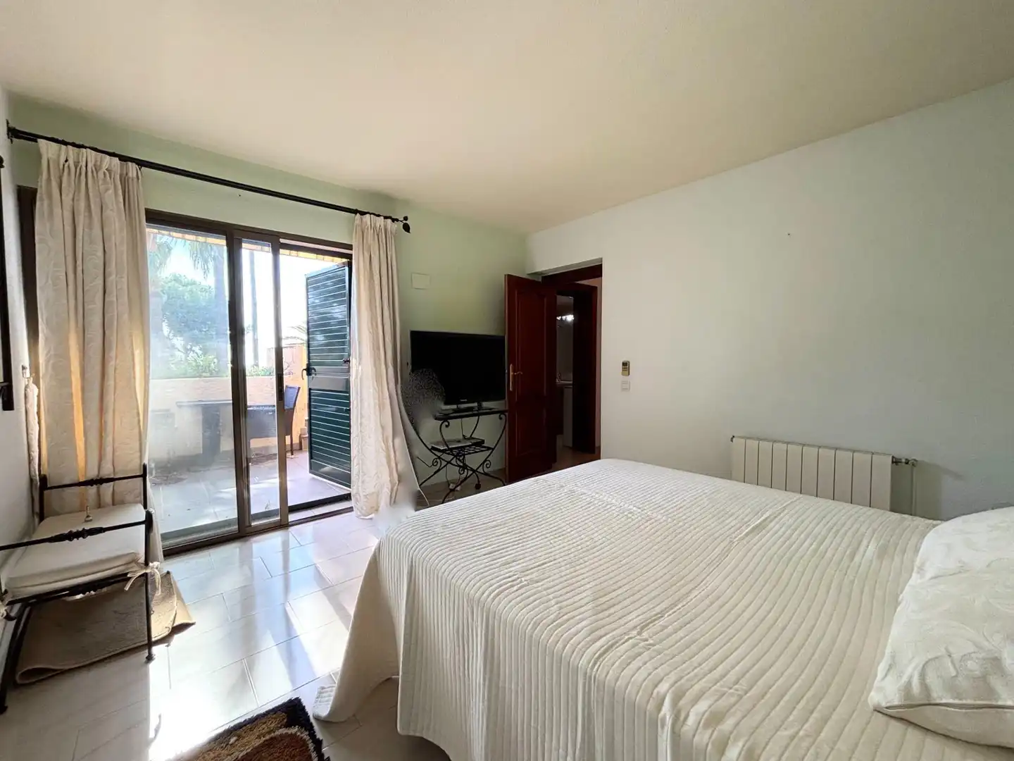 Schlafzimmer von Haus oder Chalet zum Verkauf in Benidorm mit Klimaanlage, Terrasse und Schwimmbad