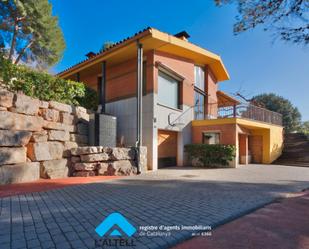 Vista exterior de Casa o xalet en venda en Bigues i Riells amb Aire condicionat, Calefacció i Jardí privat