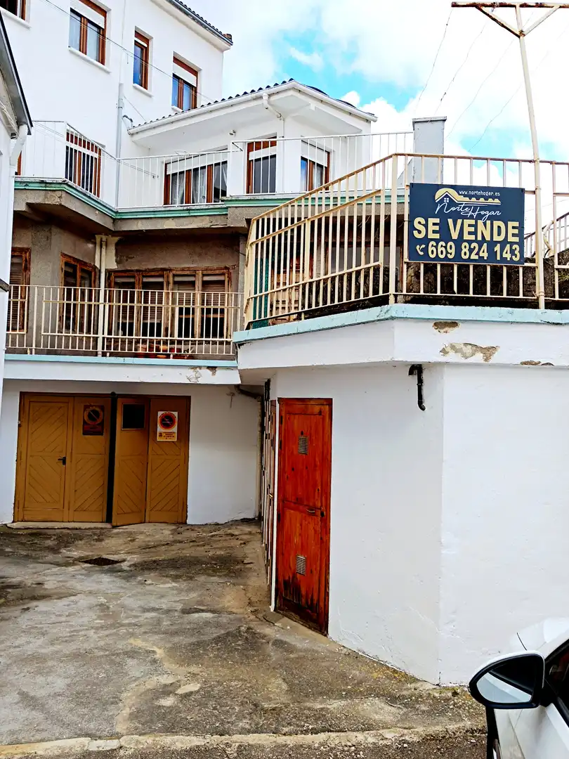 Exterior view of Flat for sale in Barruelo de Santullán  with Parquet flooring, Terrace and Furnished