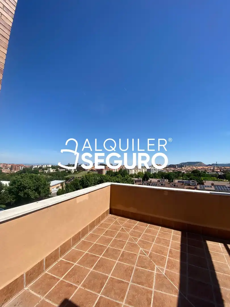 Ático de alquiler en Flor, Los Valles - Sanz Vázquez - El Fuerte