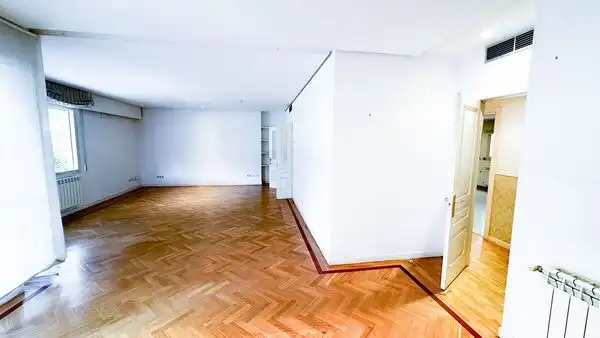 Piso de alquiler en Madrid con Aire acondicionado, Jardín privado y Trastero