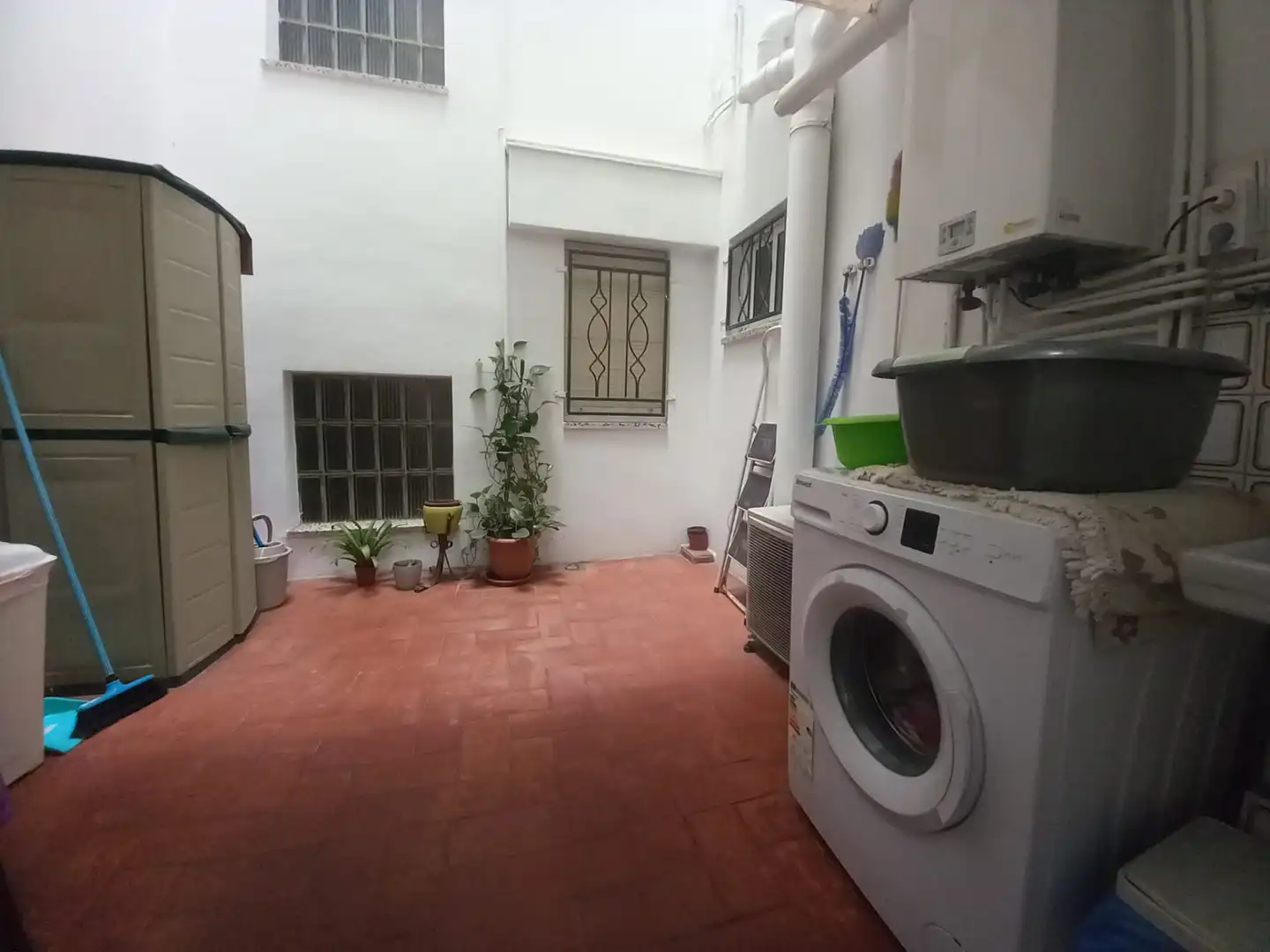 Wohnung zum Verkauf in Badalona mit Klimaanlage, Heizung und Terrasse