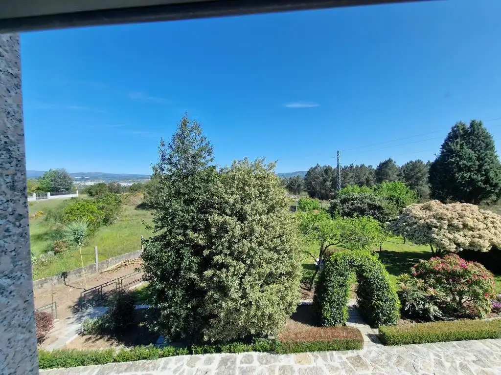 Jardín de Casa o chalet en venta en Ourense Capital  con Calefacción, Jardín privado y Parquet