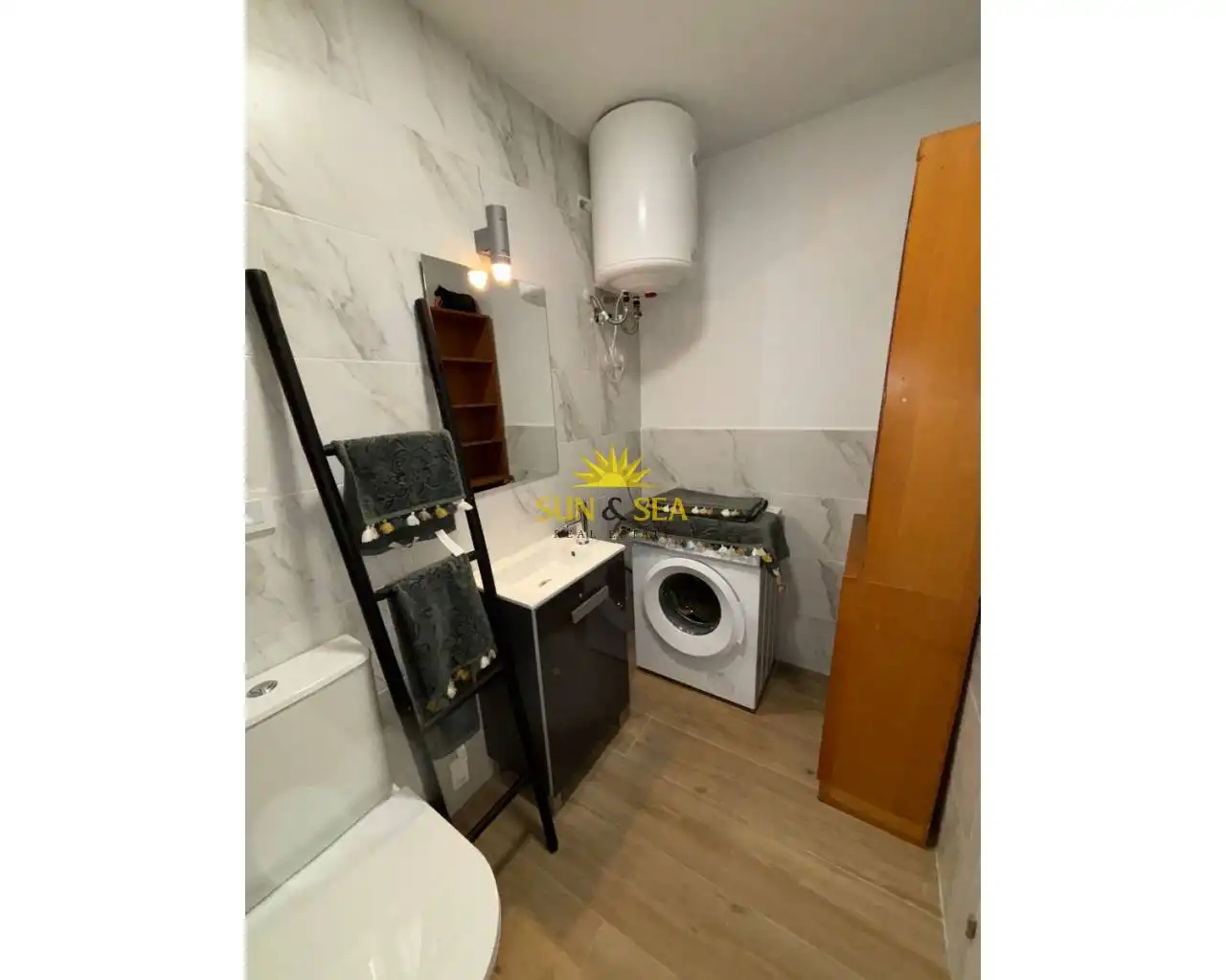 Baño de Apartamento de alquiler en Murcia con Aire acondicionado, Calefacción y Amueblado