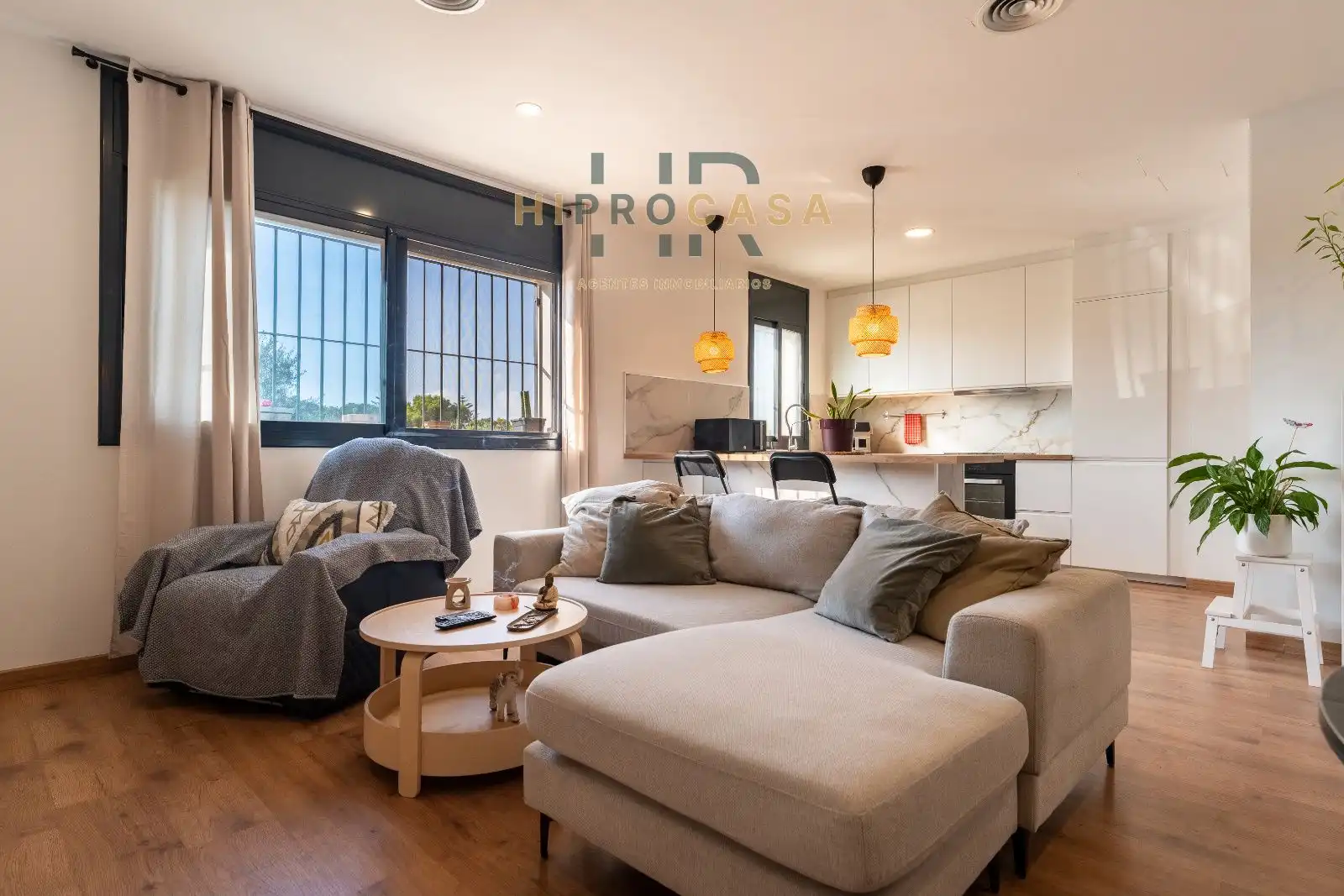 Living room of Flat for sale in Vinyols i els Arcs  with Air Conditioner, Heating and Storage room
