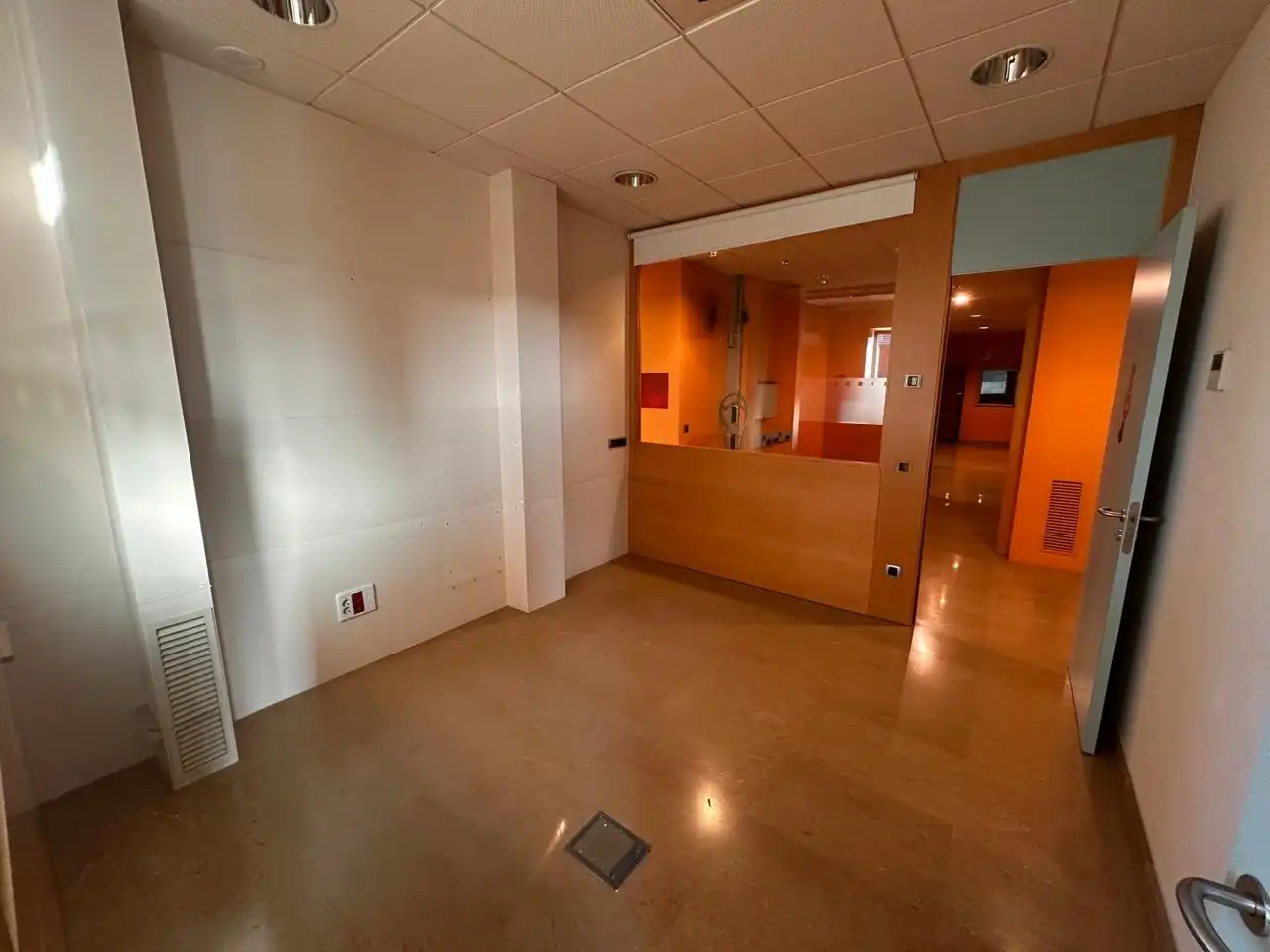 Local comercial de lloguer a JOSEP UMBERT I VENTURA, imagen 23