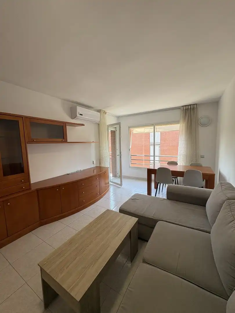 Wohnzimmer von Wohnung zur Miete in Girona mit Klimaanlage, Heizung und Möbliert