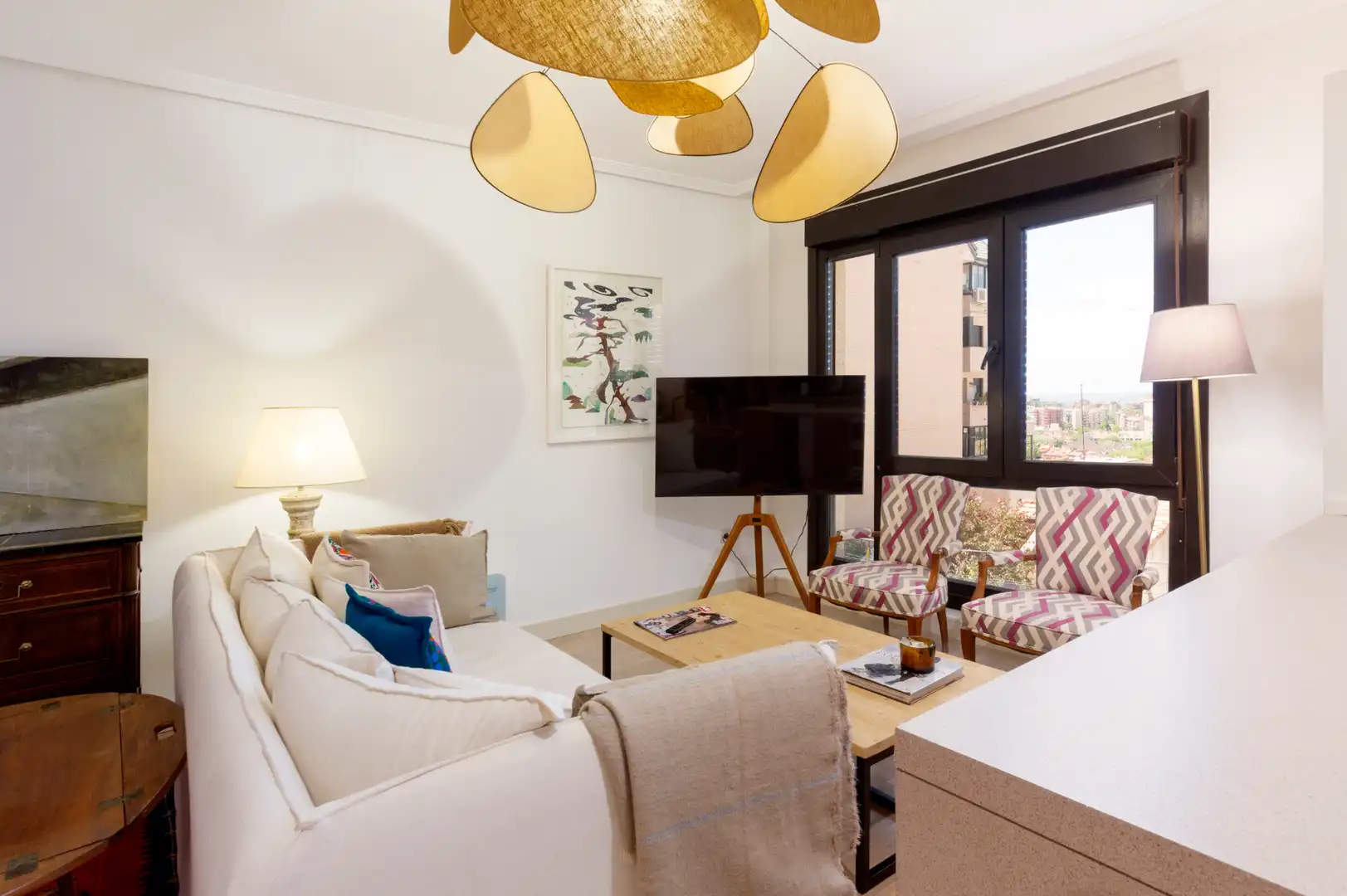 Living room of Duplexes for rent in Madrid  with Air Conditioner and Furnished