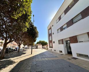 Vista exterior de Planta baixa en venda en Roquetas de Mar amb Aire condicionat