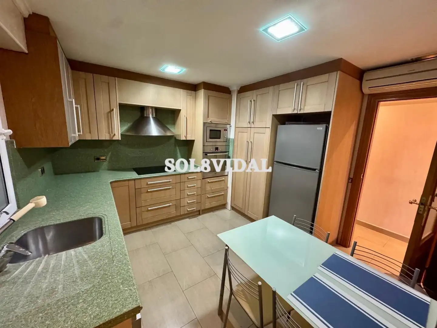 Cocina de Piso de alquiler en Torrevieja con Aire acondicionado, Calefacción y Amueblado