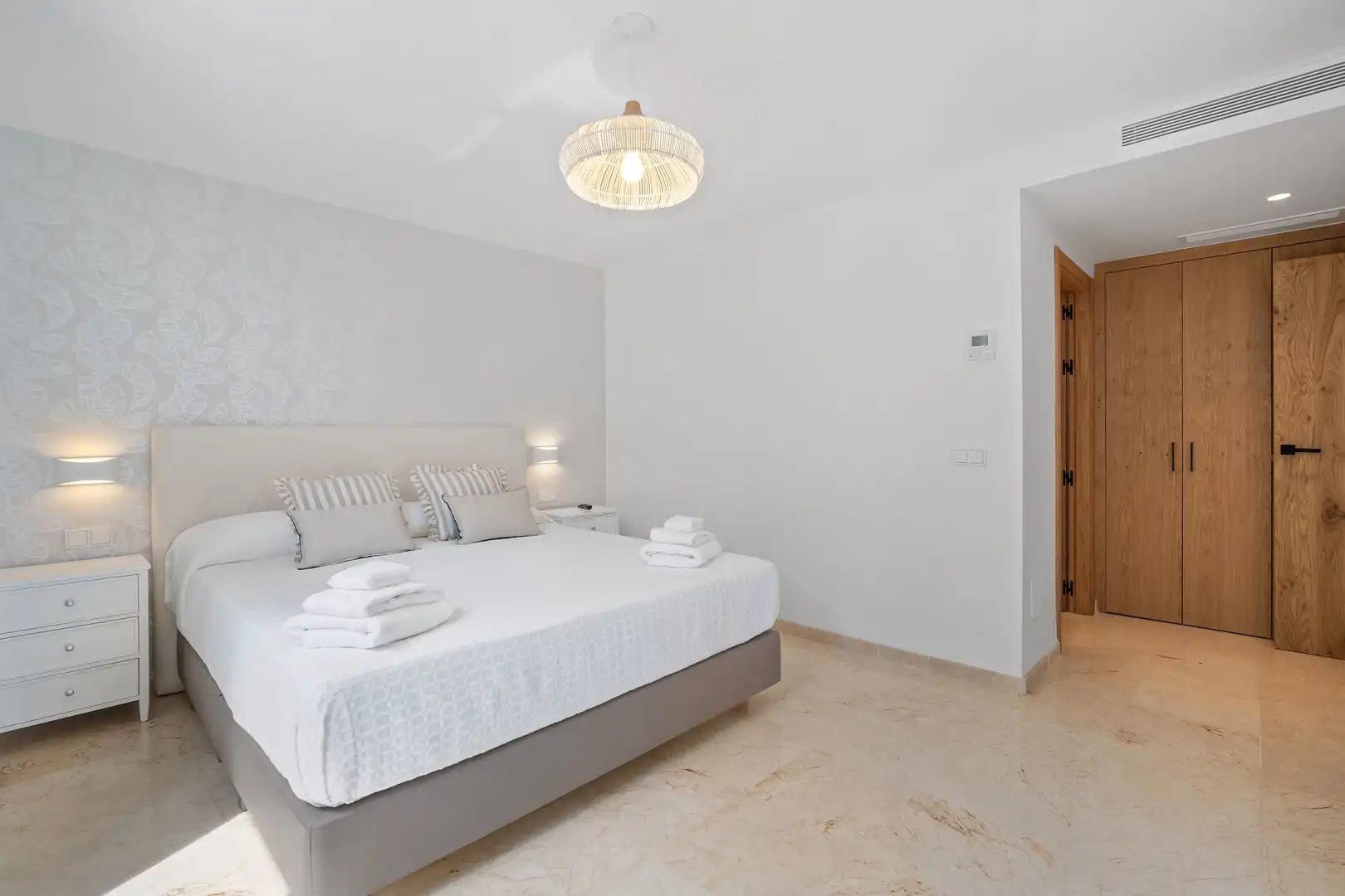 Houses for rent in Calle Alcala, Las Brisas
