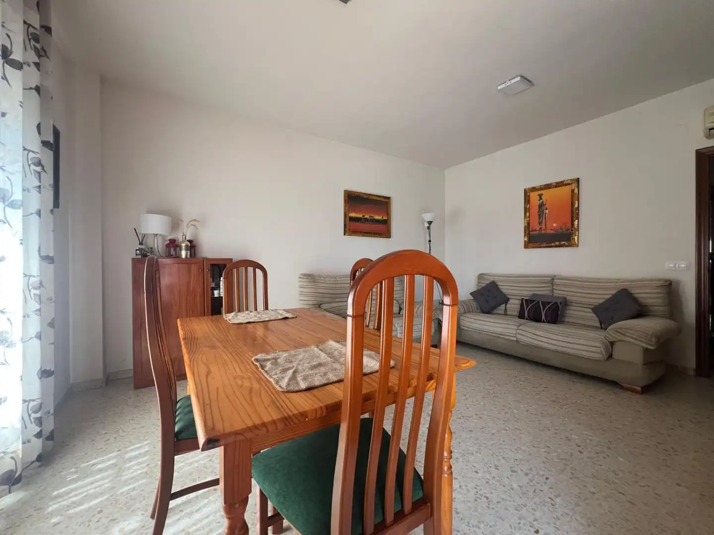 Sala de estar de Piso en venta en Los Palacios y Villafranca con Aire acondicionado y Terraza