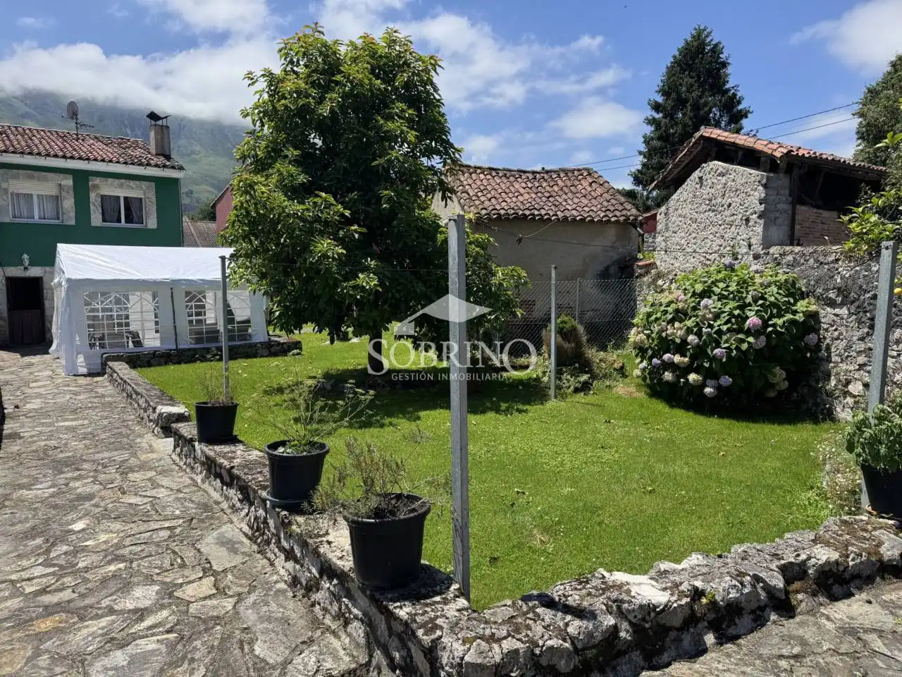 Casa o xalet en venda en Llanes amb Calefacció i Jardí privat
