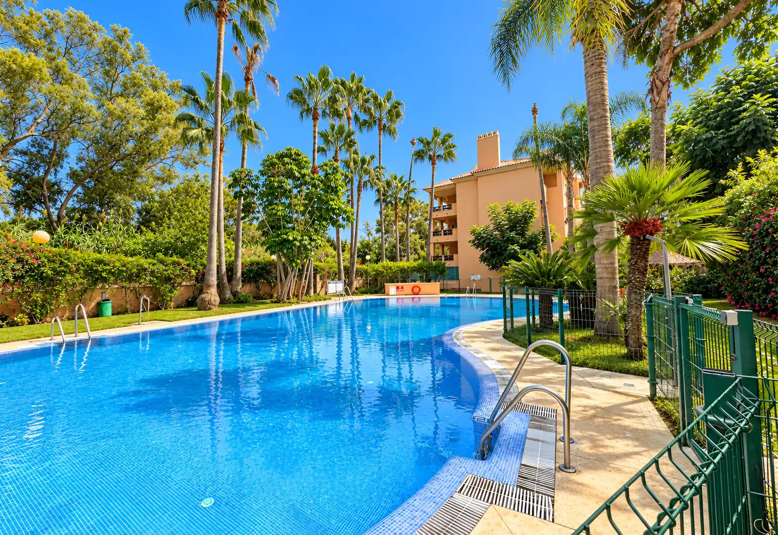 Apartment with terrace for sale in Elviria - Cabopino, imagen 4