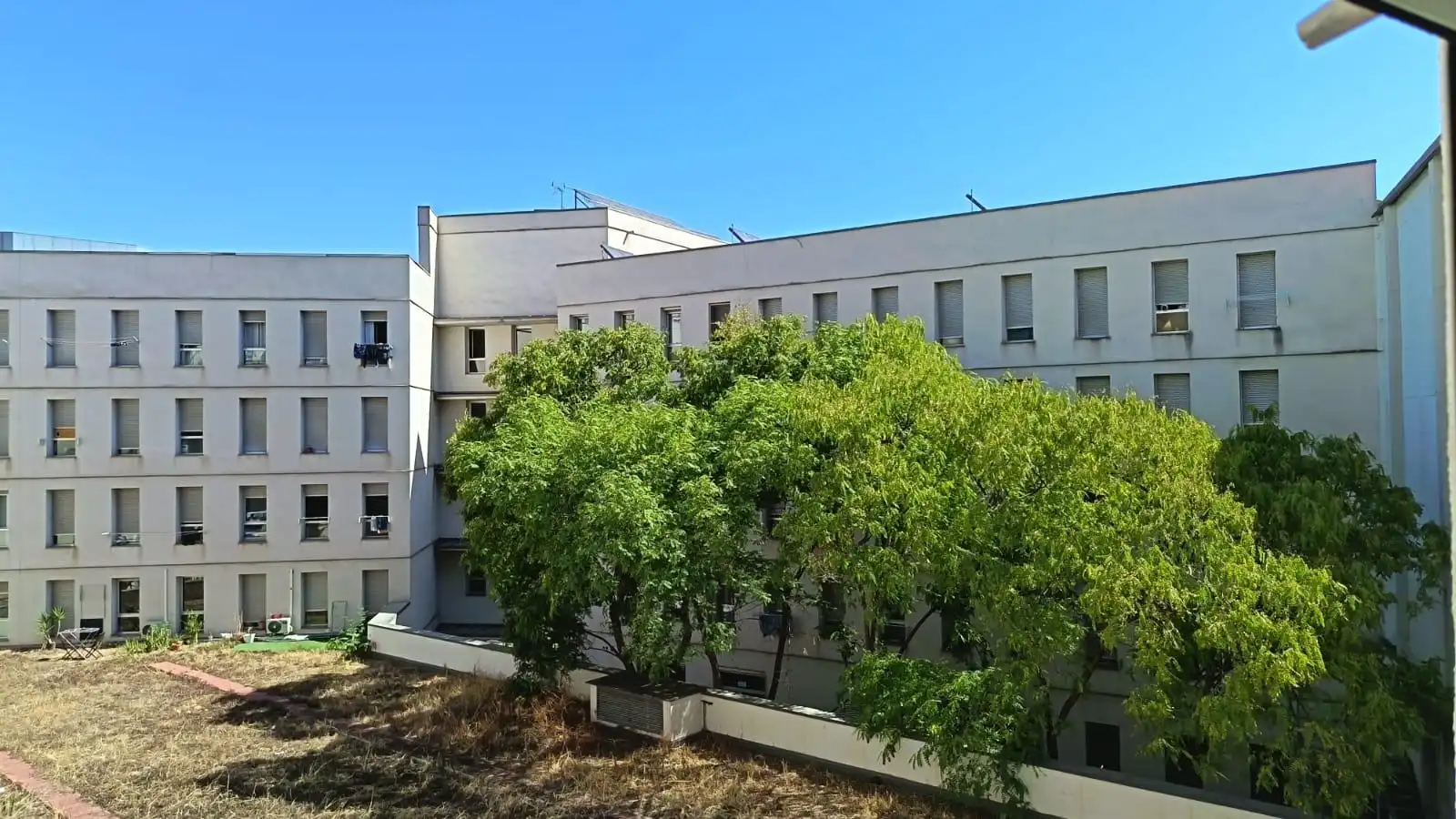 Vista exterior de Piso en venta en Barcelona con Calefacción