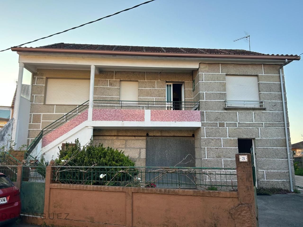 Vista exterior de Casa o xalet en venda en Pontevedra Capital  amb Calefacció, Jardí privat i Traster