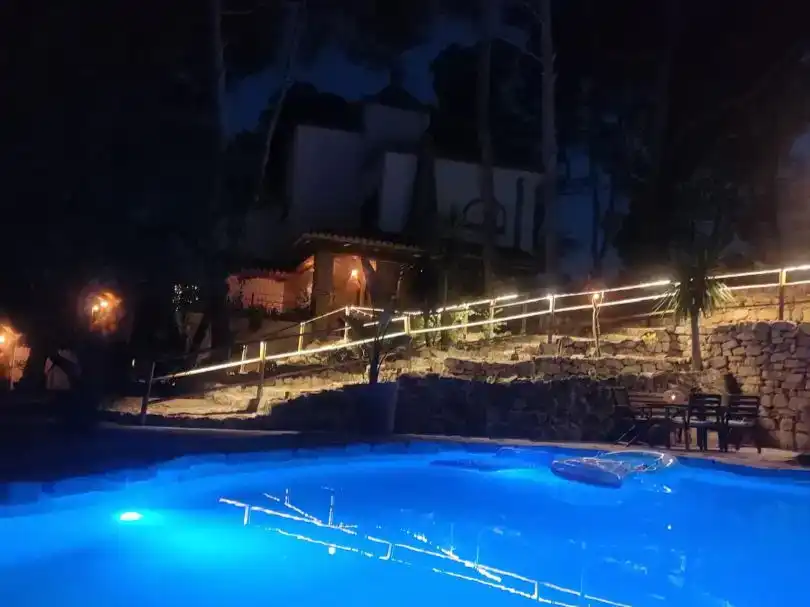 Piscina de Finca rústica de lloguer en Manises amb Aire condicionat, Jardí privat i Traster