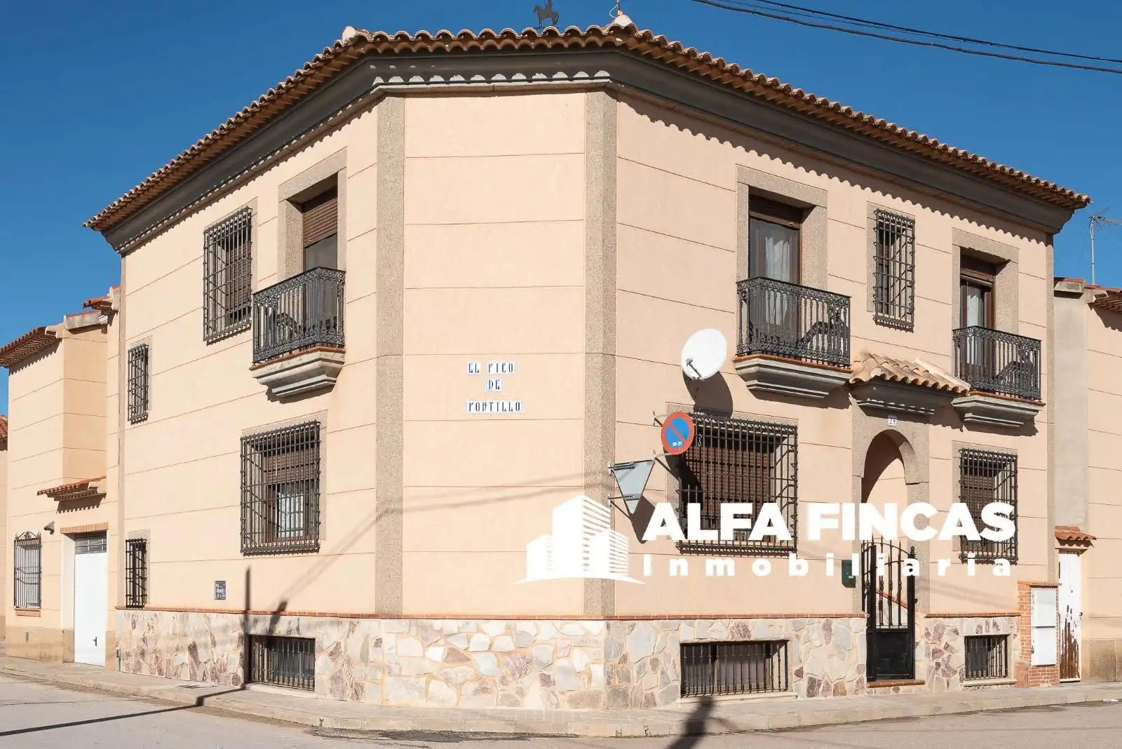 Xalet amb terrassa en venda a Constantino Ponce Fuente 24