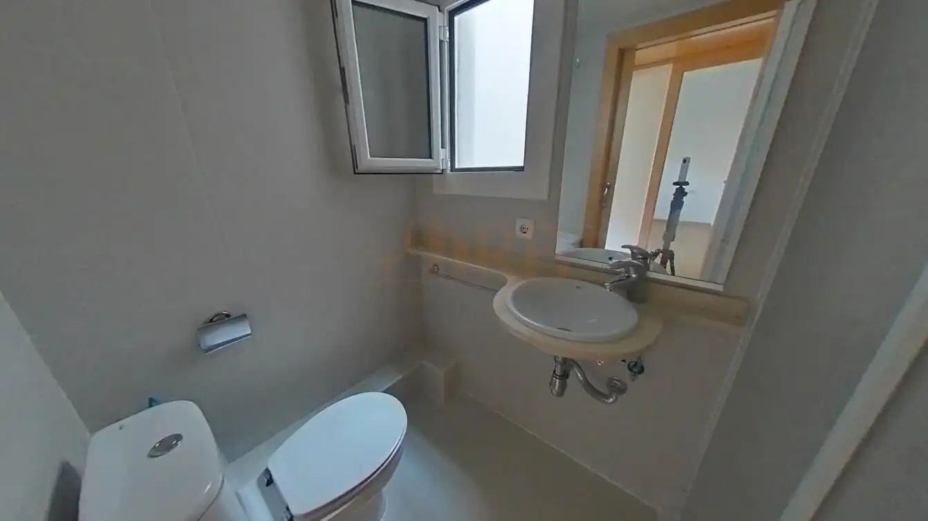 Baño de Piso en venta en Castelldefels con Terraza y Piscina comunitaria