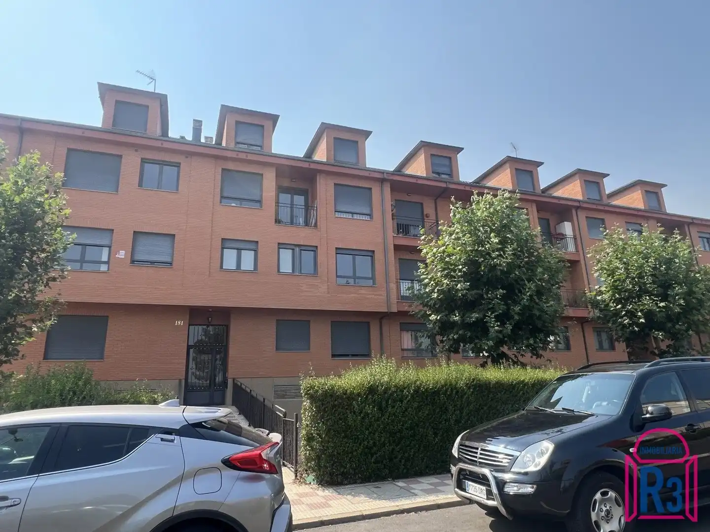 Vista exterior de Apartament en venda en Villaquilambre amb Calefacció, Terrassa i Traster