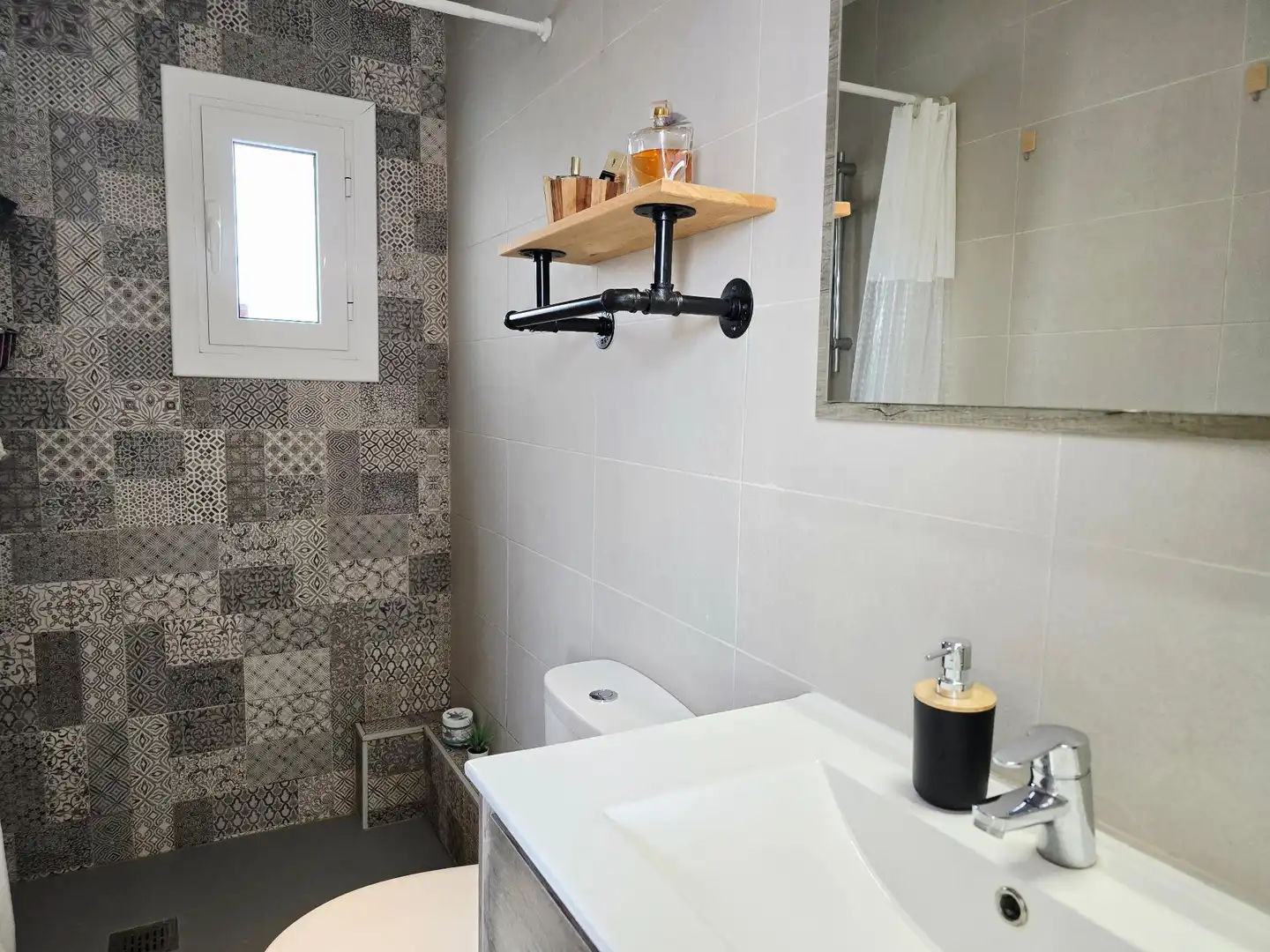 Baño de Ático en venta en Barcelona con Aire acondicionado, Calefacción y Parquet
