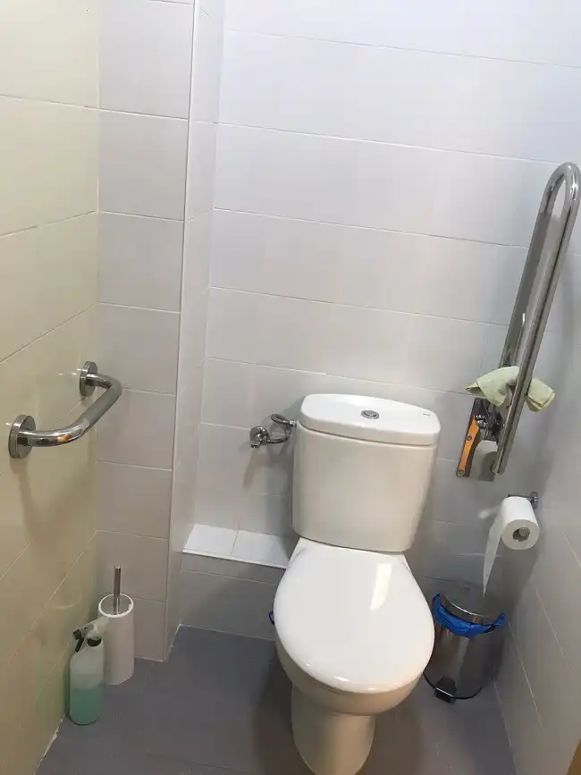 Bany de Oficina de lloguer en Barcelona amb Aire condicionat i Internet